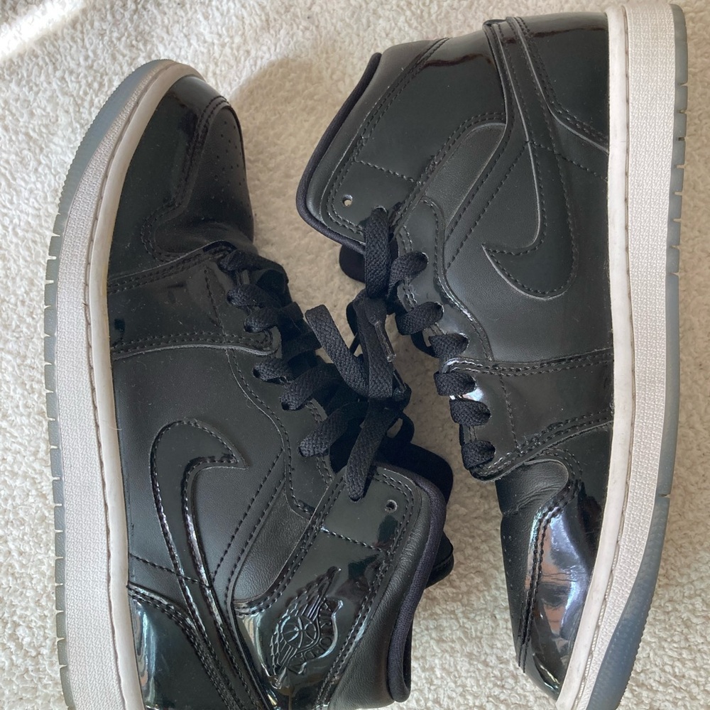Nike Jordan 1 Mid SE ‘Space Jam’ Sneakers Size 7 men, 8.5 women